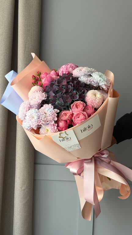 Şakayık, Saray Gülleri, Ortanca ve Altaj Krizantemler – Aurora Symphony