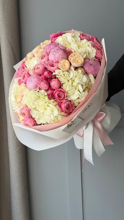 Şakayık, Pembe Gül ve Beyaz Ortanca – Peony Luxe