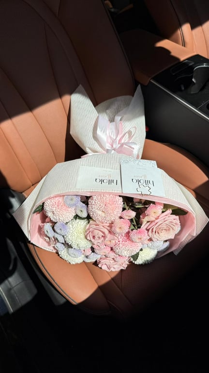 Krizantem ve Sweet Menta Gül – Kadife Düş