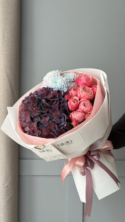 Mor Ortanca, Saray Gülleri ve Altaj Krizantemler – Velvet Harmony