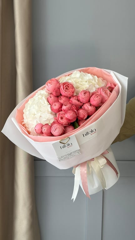 Saray Gülleri ve Ortanca – Asil Uyum