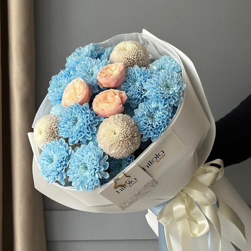 Mavi Krizantem & Royal Blush Güller – Serenity Bloom