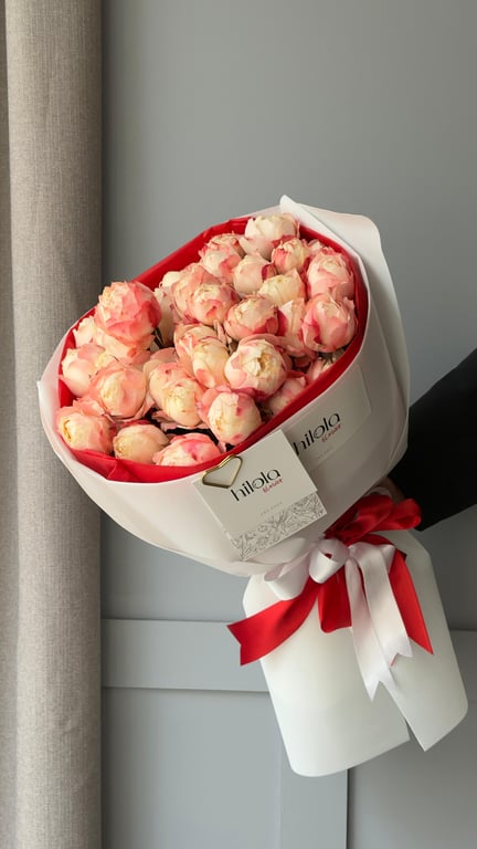 Prince Suki Saray Gülleri - Beyaz Zarafet Buketi