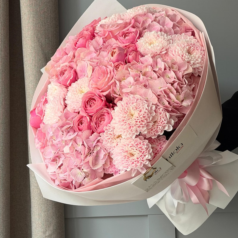 Pembe Ortanca, Güller ve Altaj Krizantem – Pink Rêverie