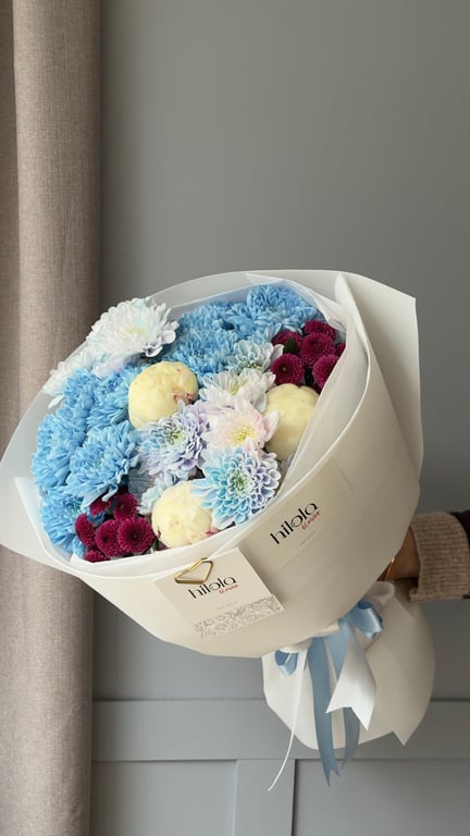 Beyaz Şakayık ve Deft Blue Altaj – Huzur Buketi