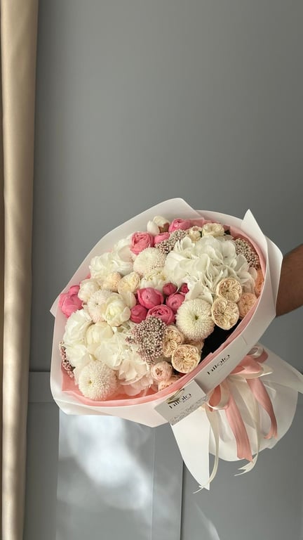 Şakayık ve Pastel Çiçekler – Pembe Düş