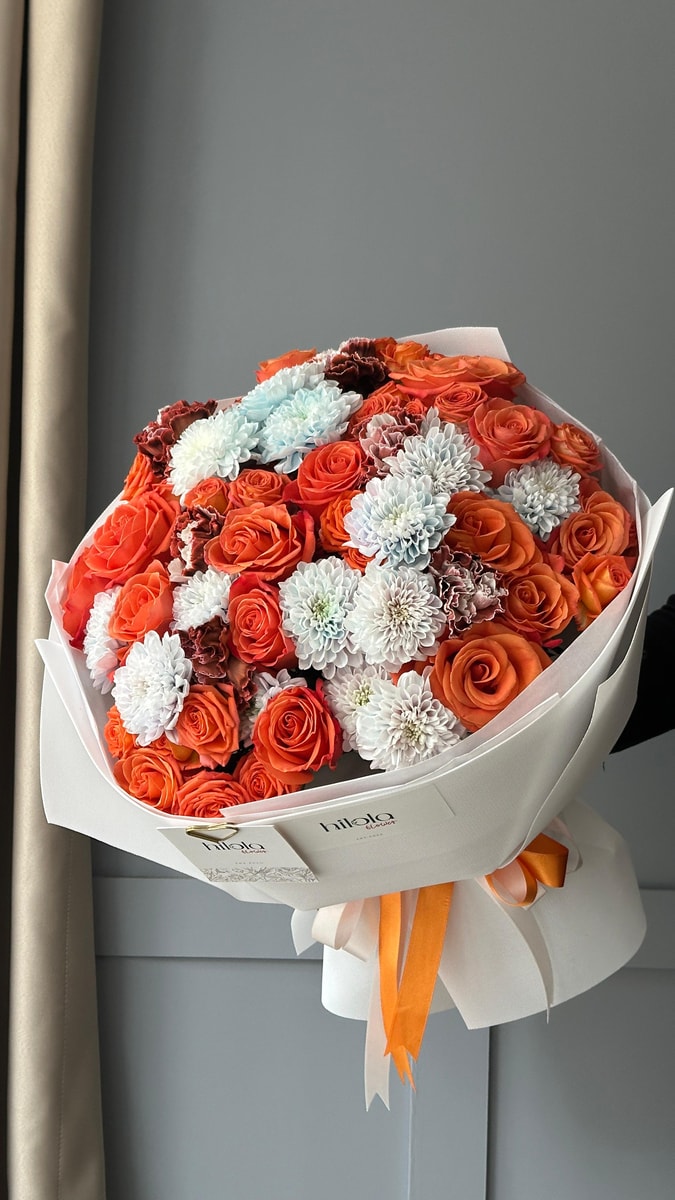 Ekvador Gülleri & Altaj Krizantemler – Amber Sky