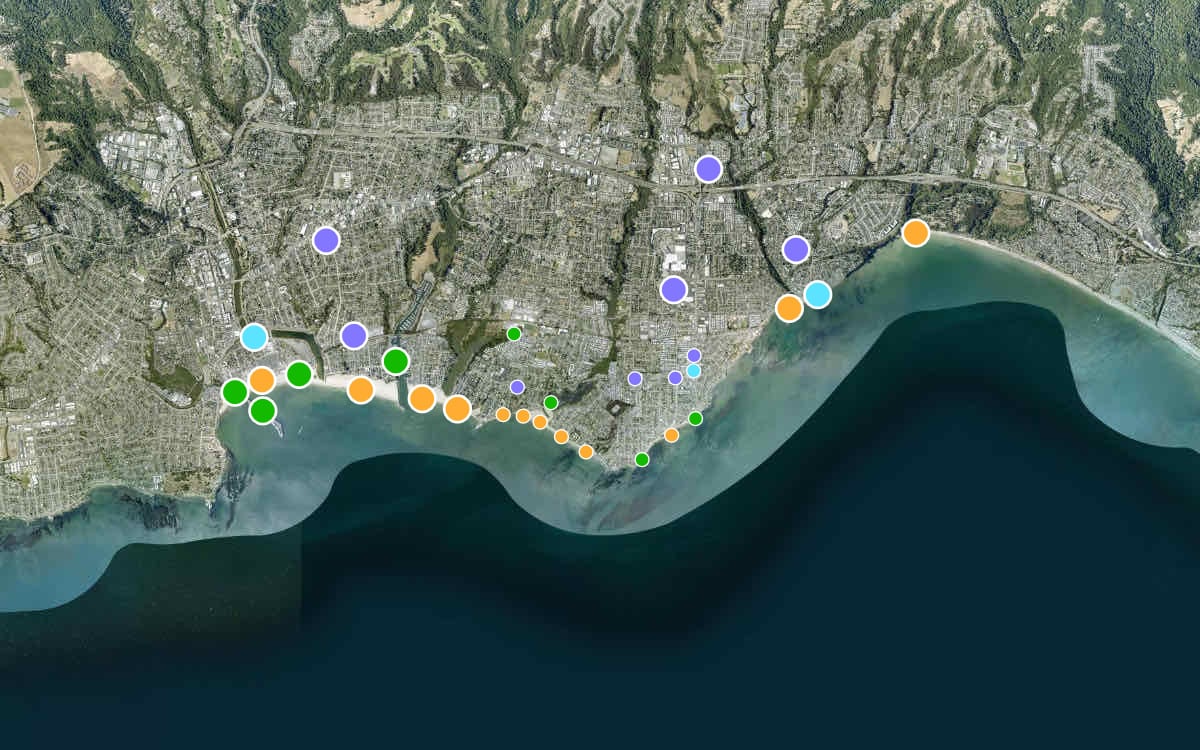 Satellite view centered on Beach&nbsp;RV Pleasure Point, showing the area within 20 minutes by bike