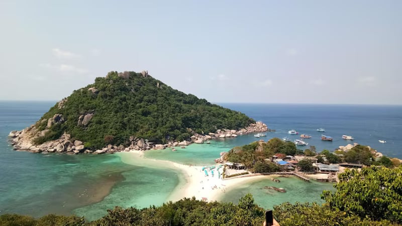 scenic-view-sea-against-sky_1048944-22410234