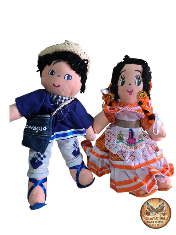 Pareja de Muñecos Típicos Nicaragüenses