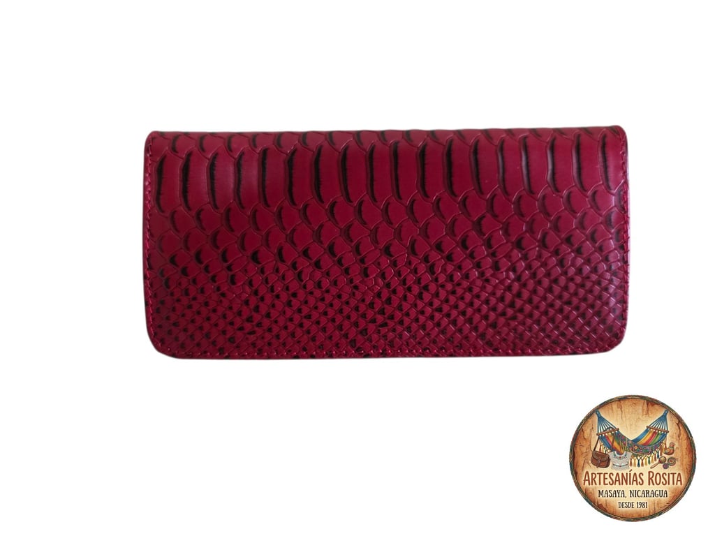 Billetera de cuero rojo con diseño de piel de serpiente