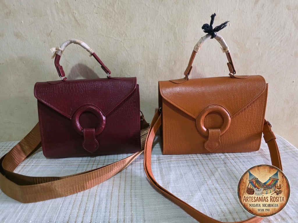 Bolso artesanal de cuero