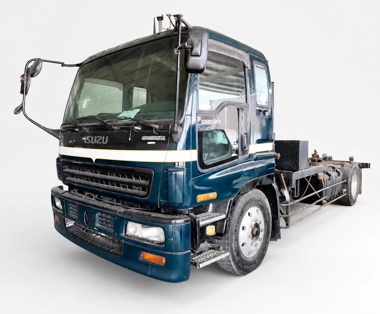 Isuzu Tractor Head