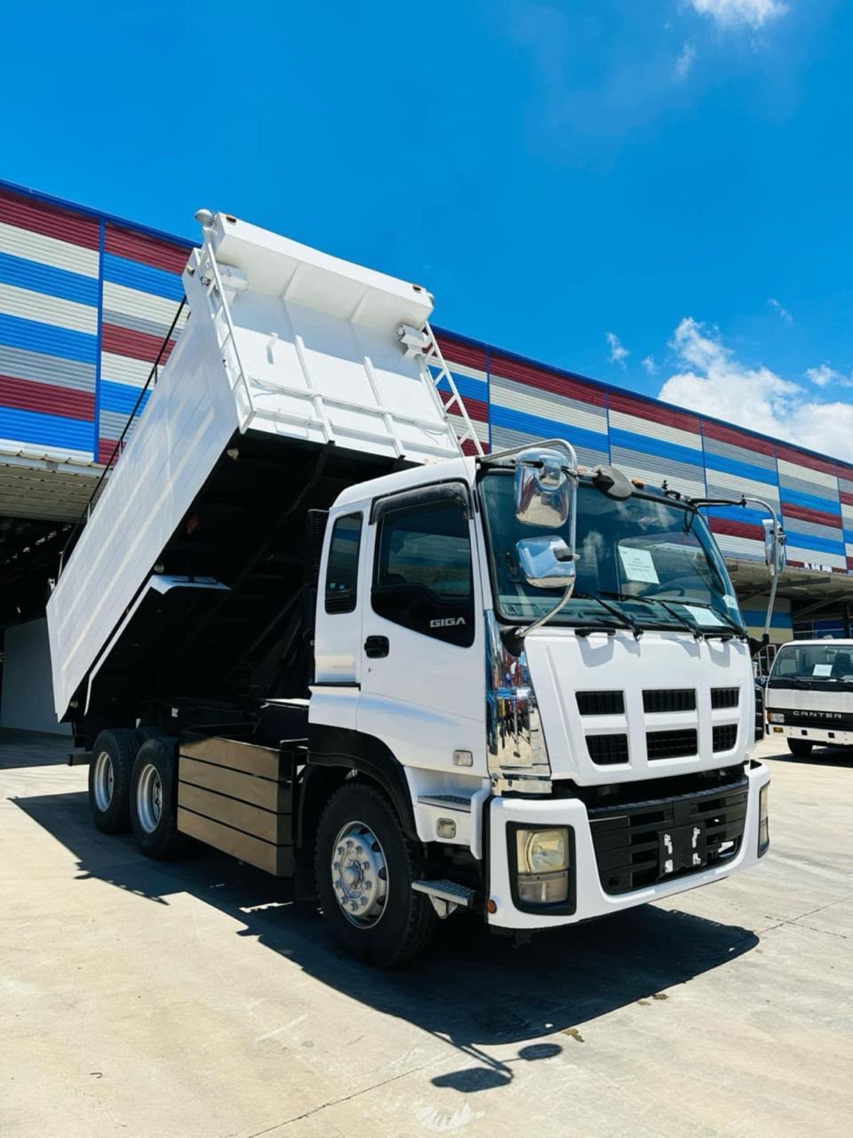 Isuzu GIGA 18 m³ Dump Truck