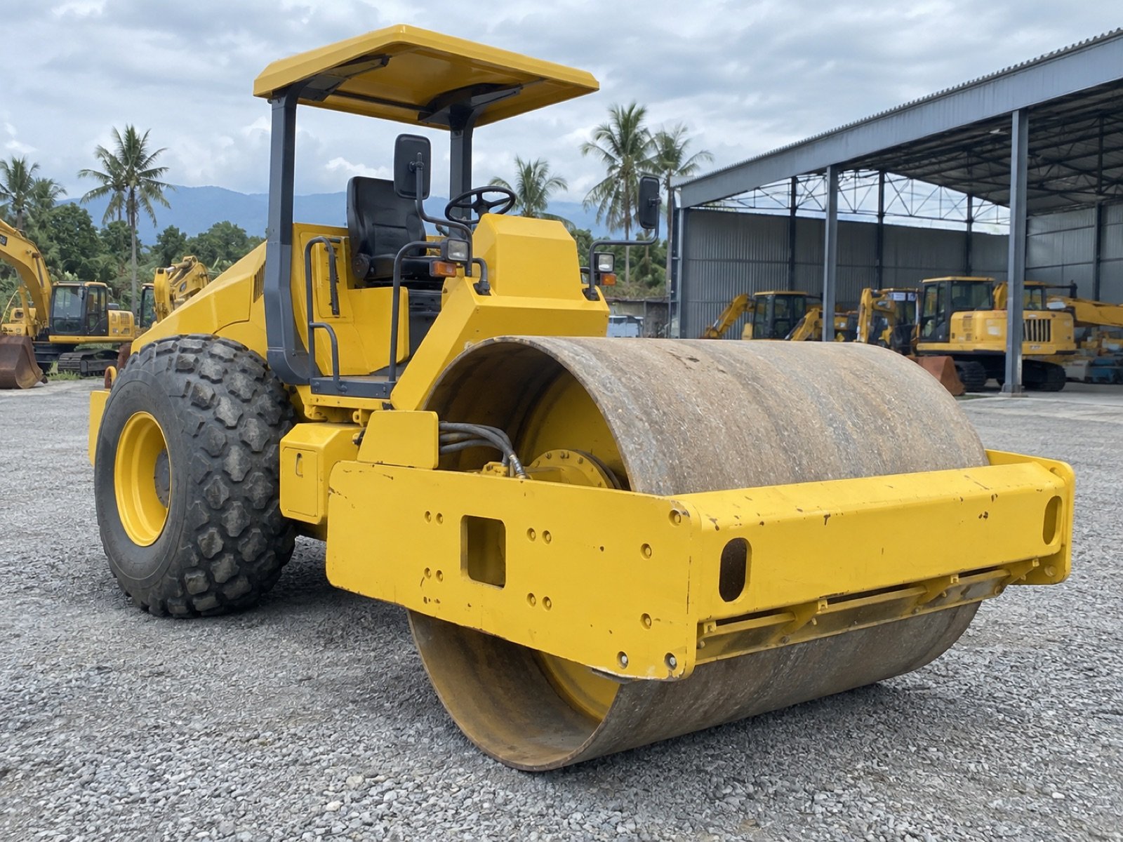 Sakai SV510D Vibratory Roller 10-ton