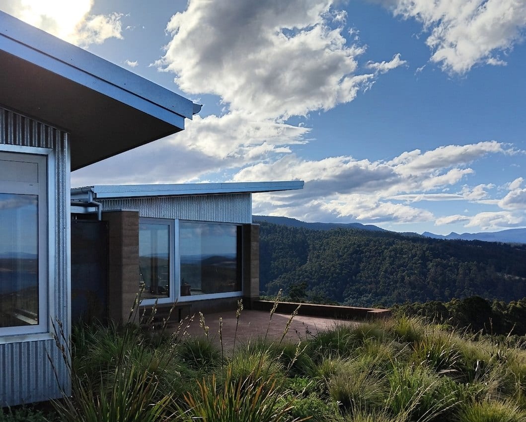 Nicholls Rammed Earth House, Ridgeline above Oyster Cove | Green Design ...