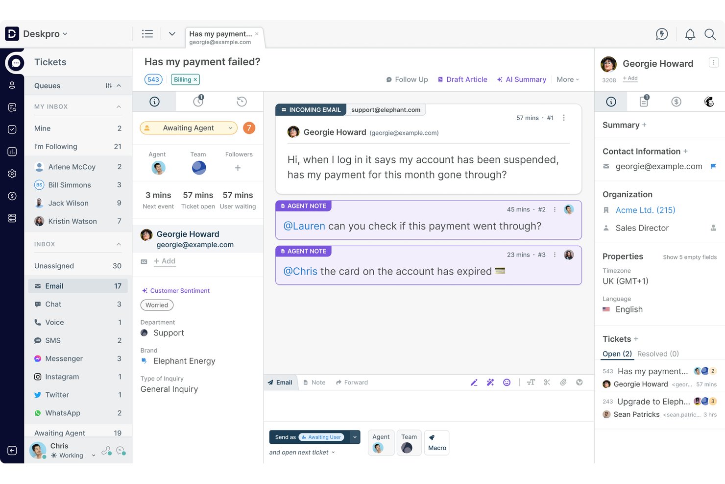 Vista dei ticket di Deskpro con conversazione email, note dell'agente e barra laterale dei contatti.