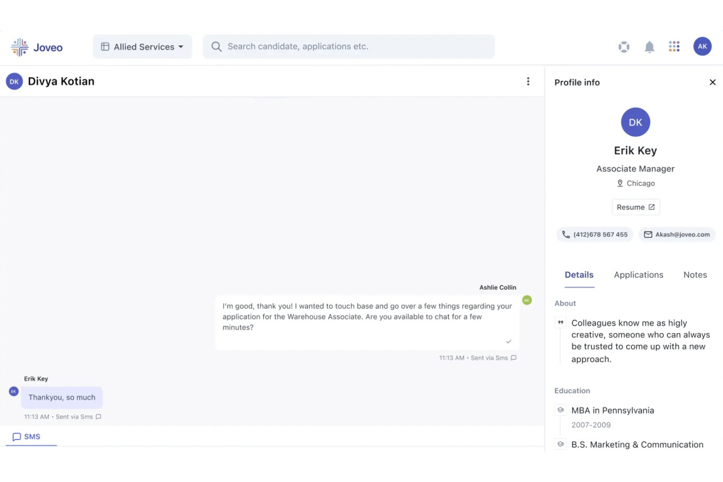 Interfaccia di chat SMS di Joveo per recruiter con il pannello del profilo del candidato aperto sulla destra.