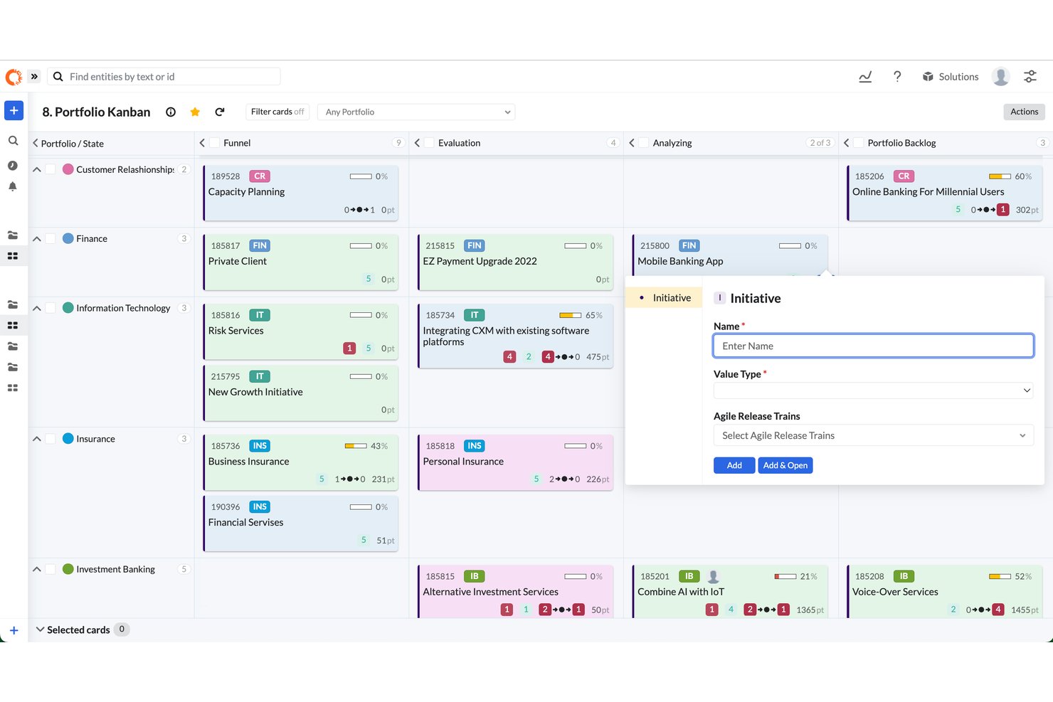 Tablica portfela Kanban IBM Targetprocess pokazująca inicjatywy pogrupowane według portfela i stanu.