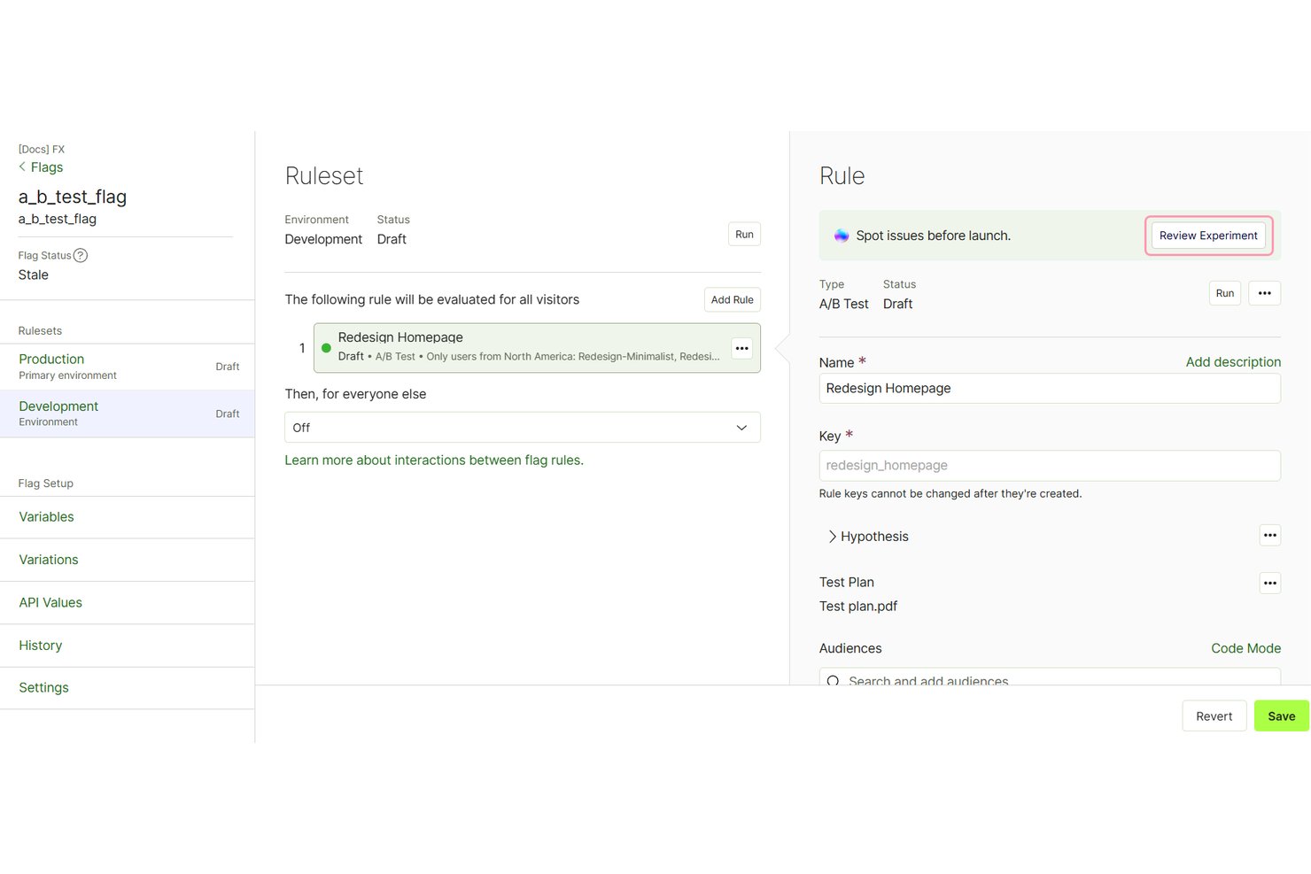 Instelling van Optimizely A/B-testregels met een paneel voor regeldetails en doelgroepselectie.