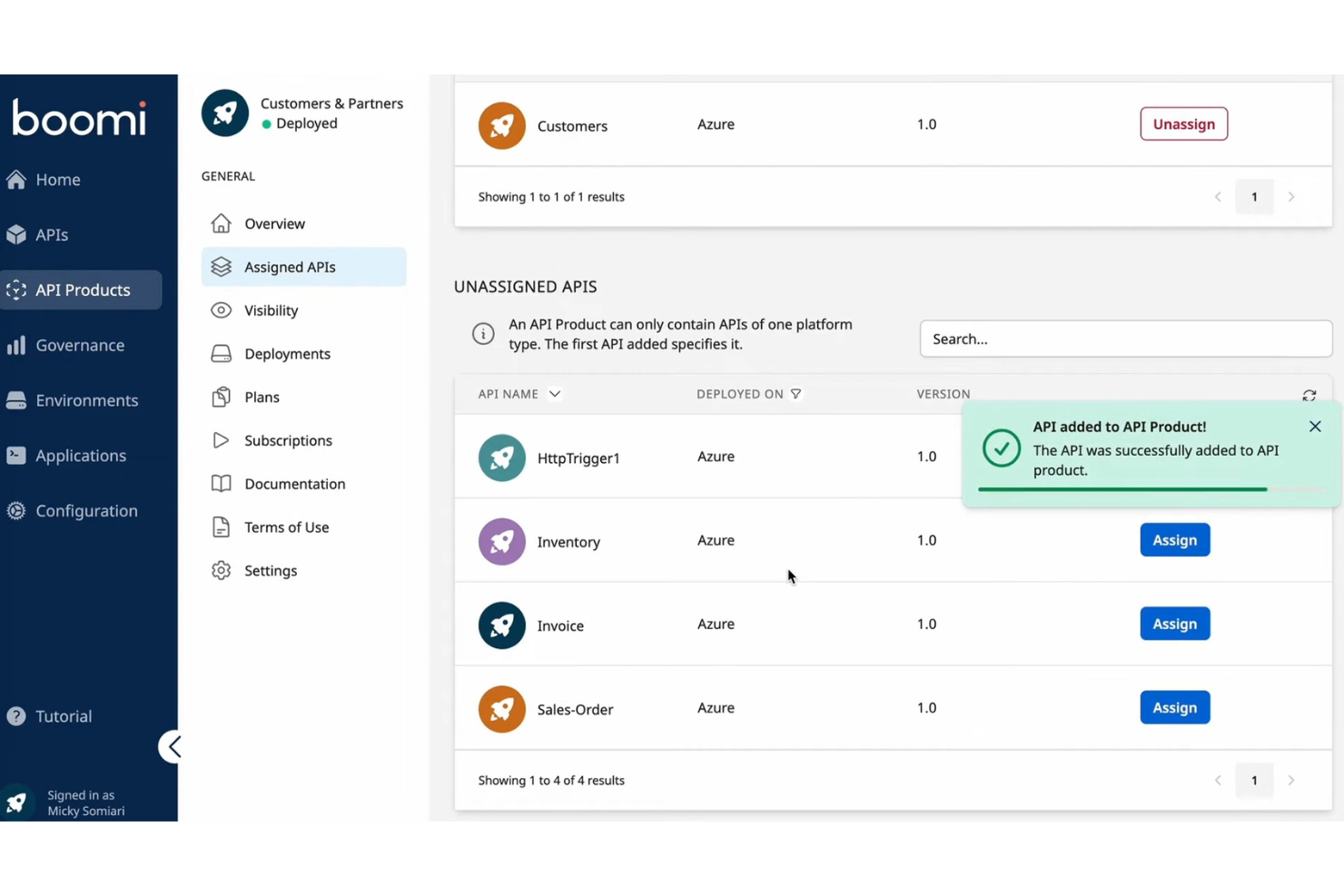 Boomi-Seite für API-Produkte mit zugewiesenen und nicht zugewiesenen APIs sowie Schaltflächen zum Zuweisen.
