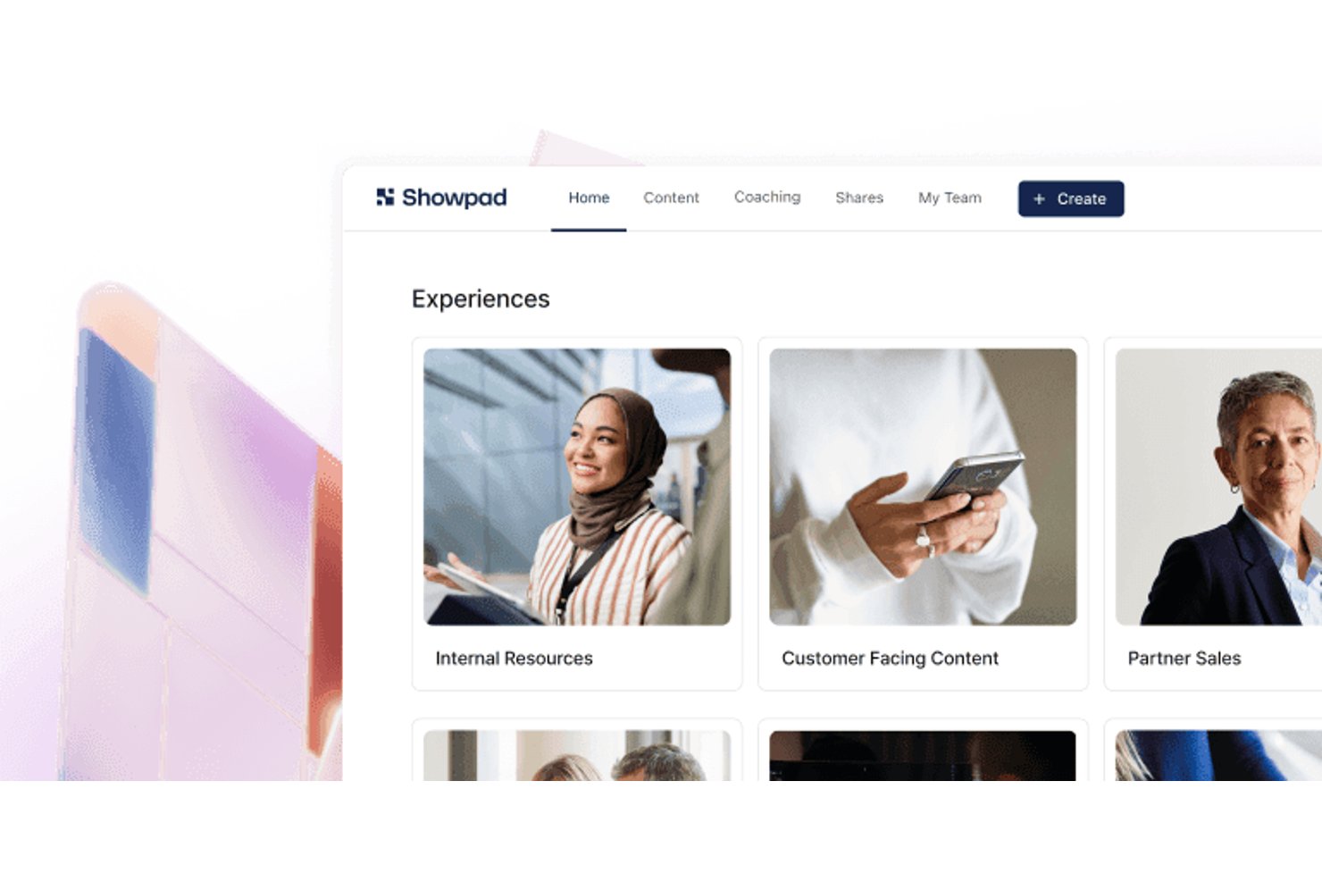 Startpagina van het Showpad-platform met de sectie Ervaringen en drie kaarten met contentcategorieën.