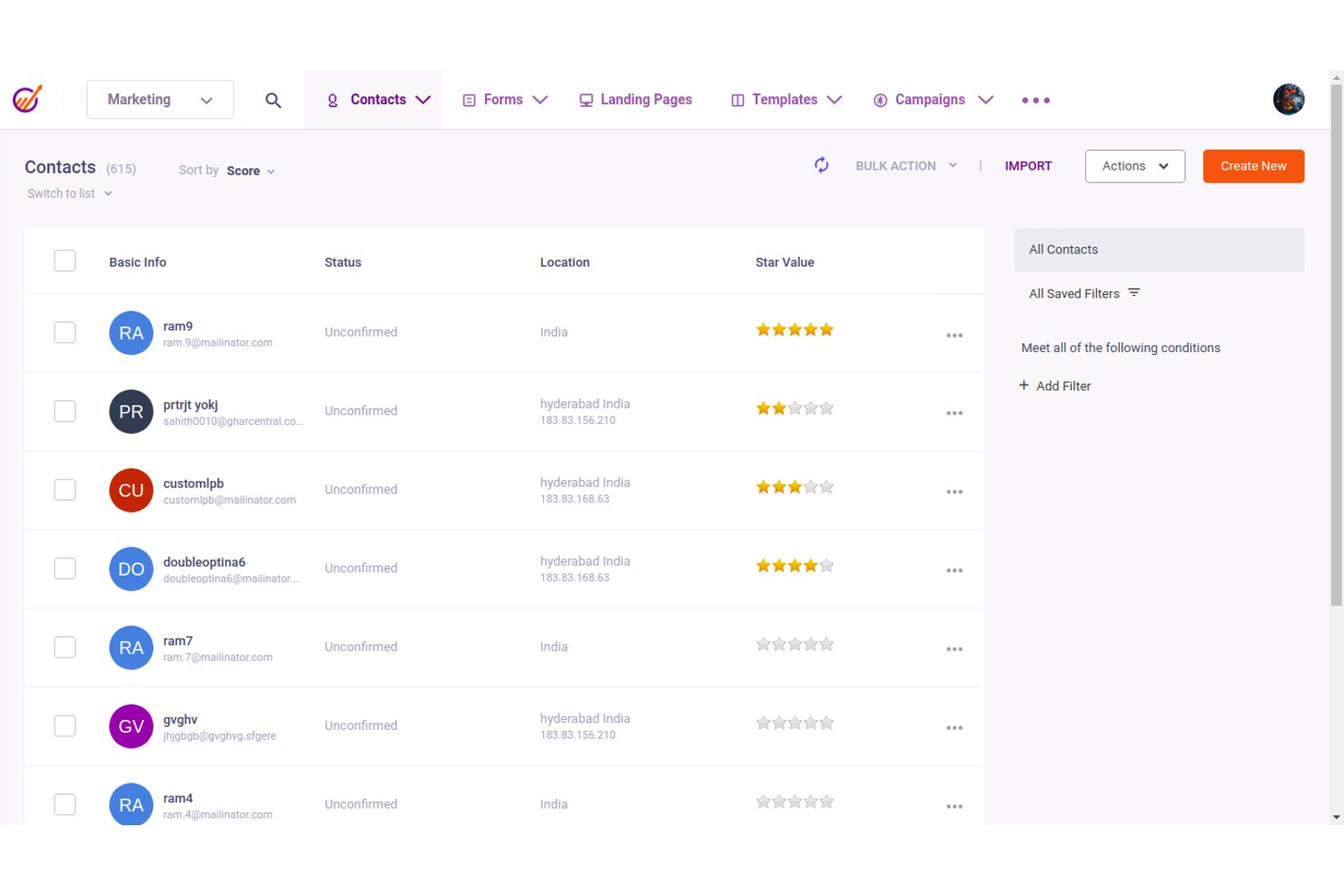 EngageBay-Kontaktliste mit Namen, Status, Standort und Sternbewertungen.