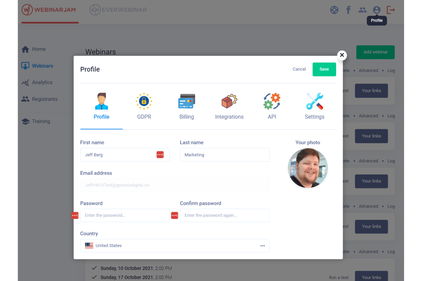 Modal til WebinarJams profilindstillinger med felter til navn, e-mail, adgangskode og land.