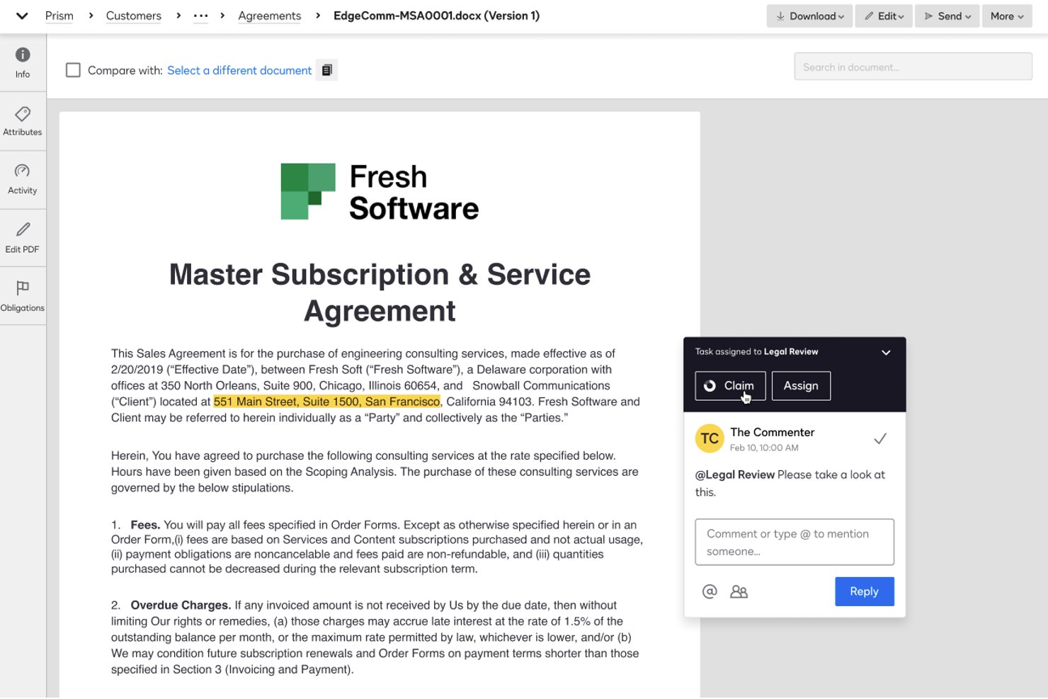 Interface voor contractbeoordeling in Docusign CLM met een opmerkingenpaneel en opties voor taaktoewijzing.