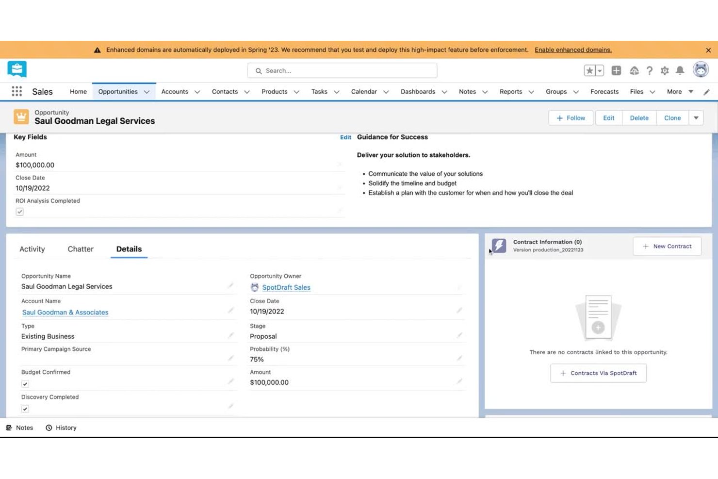 Contractpaneel van SpotDraft in het Salesforce-kansrecord waarin geen gekoppelde contracten worden weergegeven.