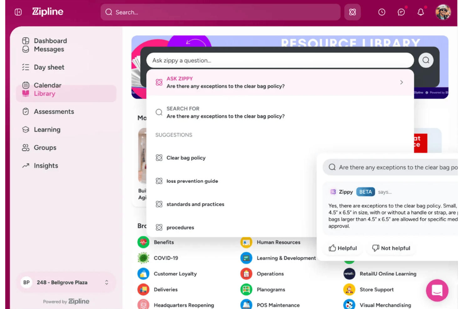 Zipline-Plattform mit einem KI-Chatbot, der eine Frage zur Richtlinie für durchsichtige Taschen beantwortet.