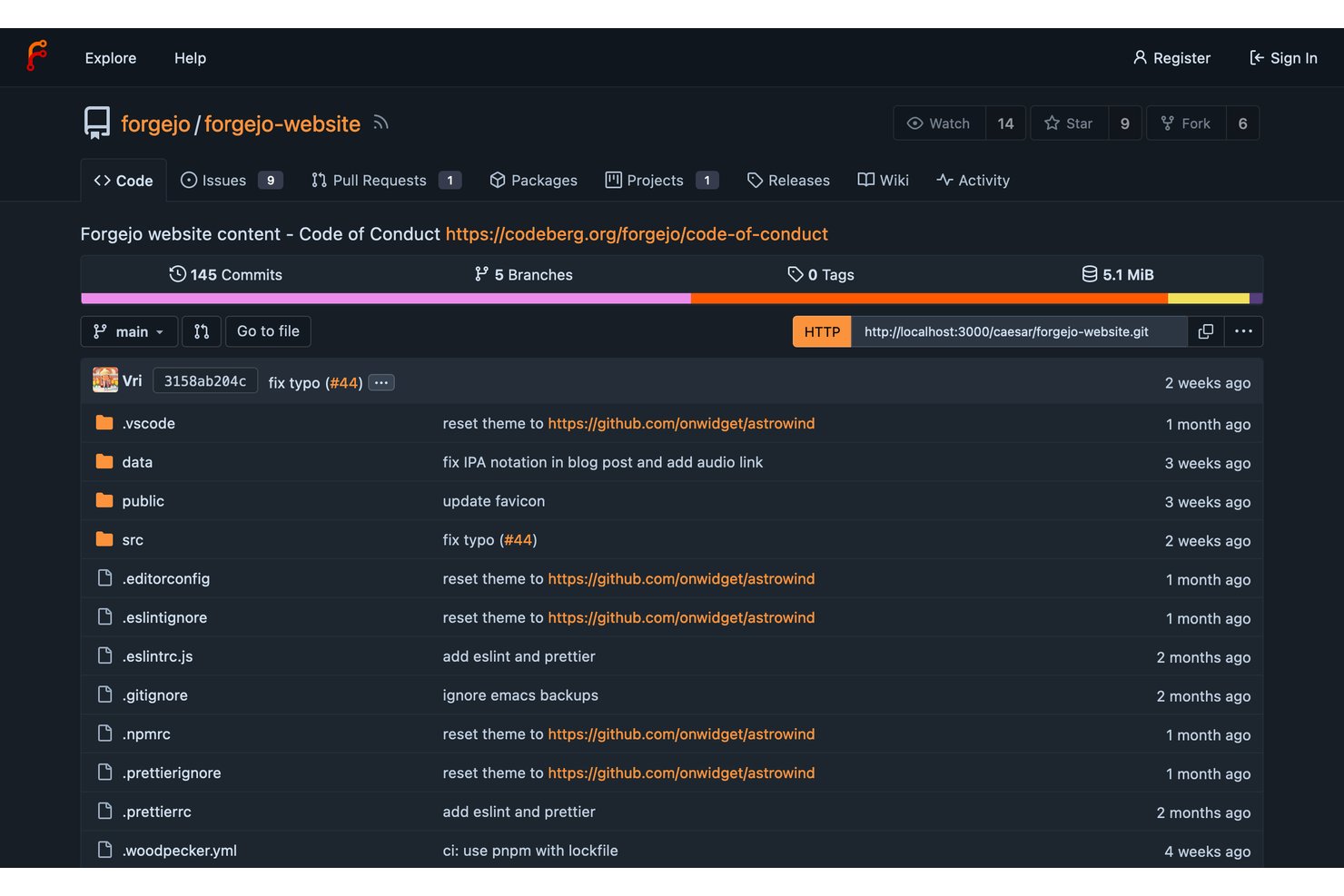 Repositoryweergave van Forgejo in donkere modus met bestandslijst, branches en commitgeschiedenis.