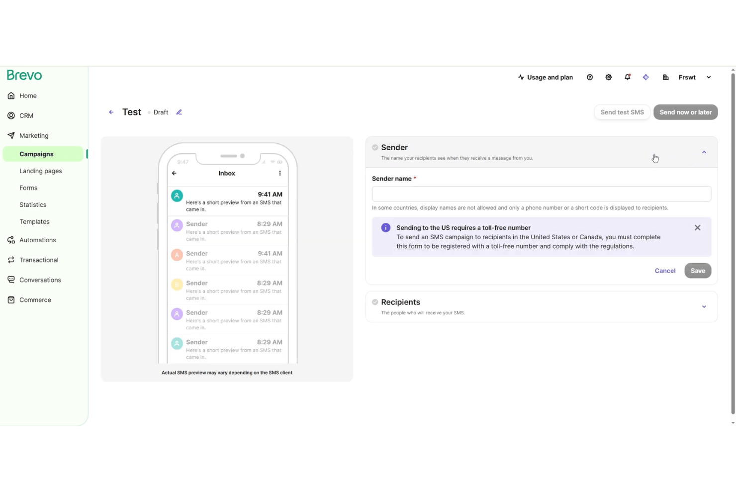 Editor de campañas de SMS de Brevo que muestra el campo del nombre del remitente y un aviso sobre el número gratuito de EE. UU.