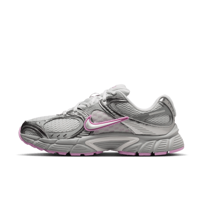 Nike V5 RNR HQ7901-009 01
