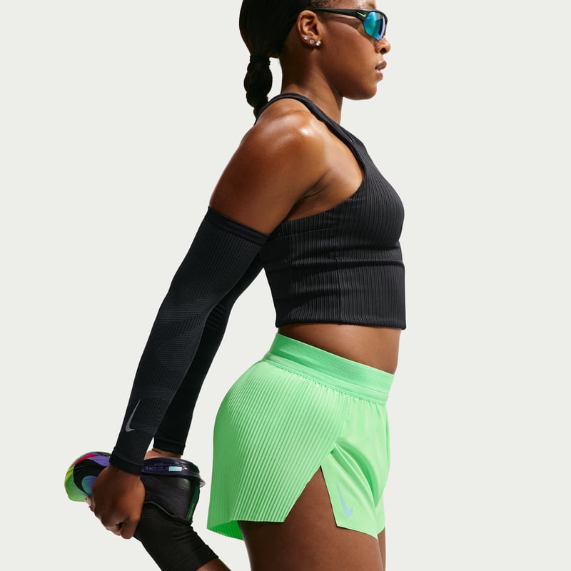 Nike AeroSwift Dri-FIT ADV Mid-Rise 3" Brief-Lined Shorts "Illusion Green" | Dames | Hardlopen | 02 | SPORTSHOWROOM