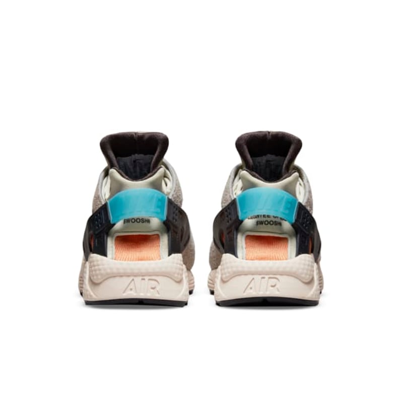 Nike Air Huarache DO7261-087 06