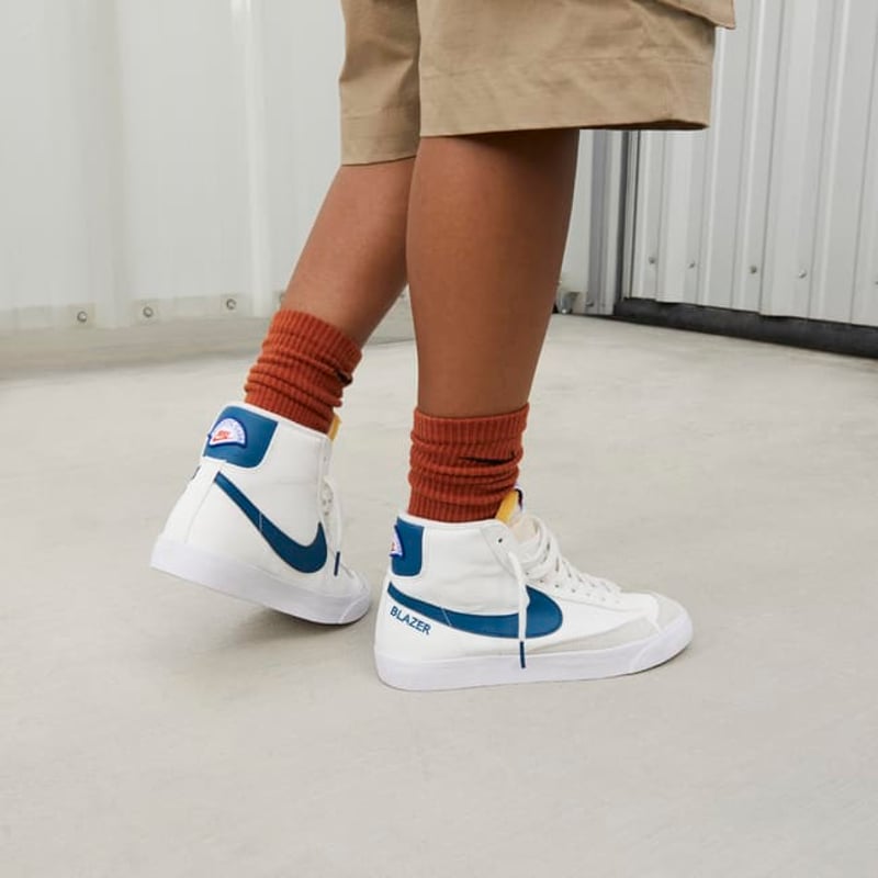 Nike Blazer Mid '77 DQ8596-100 02