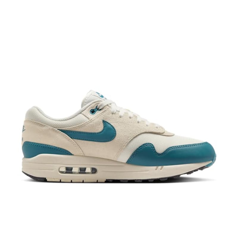 Nike Air Max 1 Essential FZ5808-011 03
