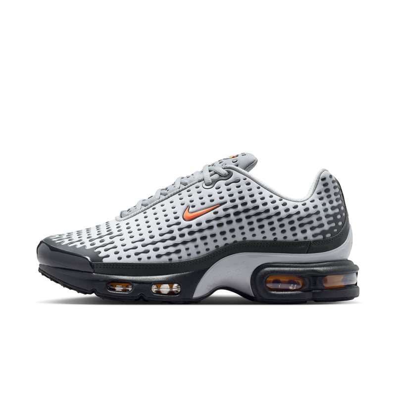 Tenisky Nike Air Max Plus 7 "Light Smoke Grey & Hot Curry" | Muži | Sportstyle | 01 | SPORTSHOWROOM