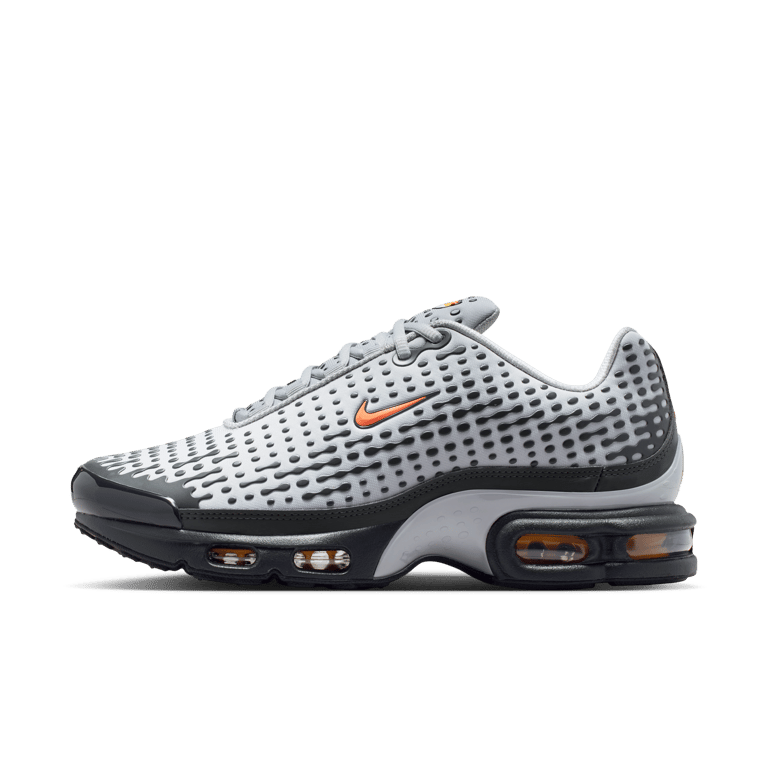 Tenisky Nike Air Max Plus 7 "Light Smoke Grey & Hot Curry" | Muži | Sportstyle | 01 | SPORTSHOWROOM
