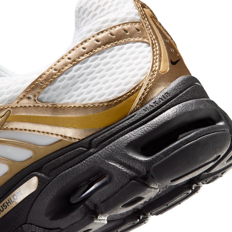 Nike Air Max Moto 2K IV2870-100 08
