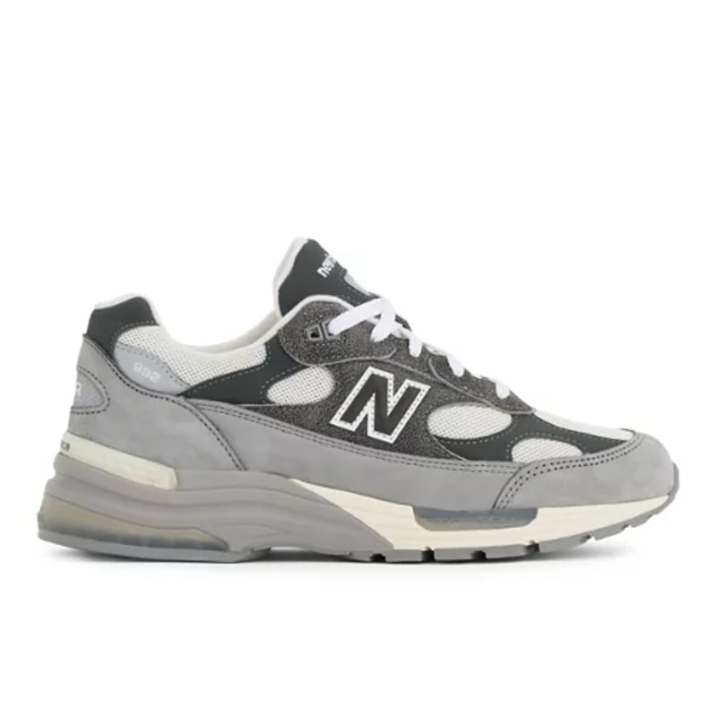 New Balance 992 Made in USA sneakerit "Shadow Grey & Turtledove" | Miehet & Naiset | Sportstyle | 02 | SPORTSHOWROOM