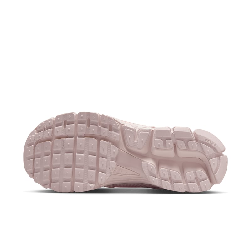 Nike Zoom Vomero 5 HQ0458-600 02
