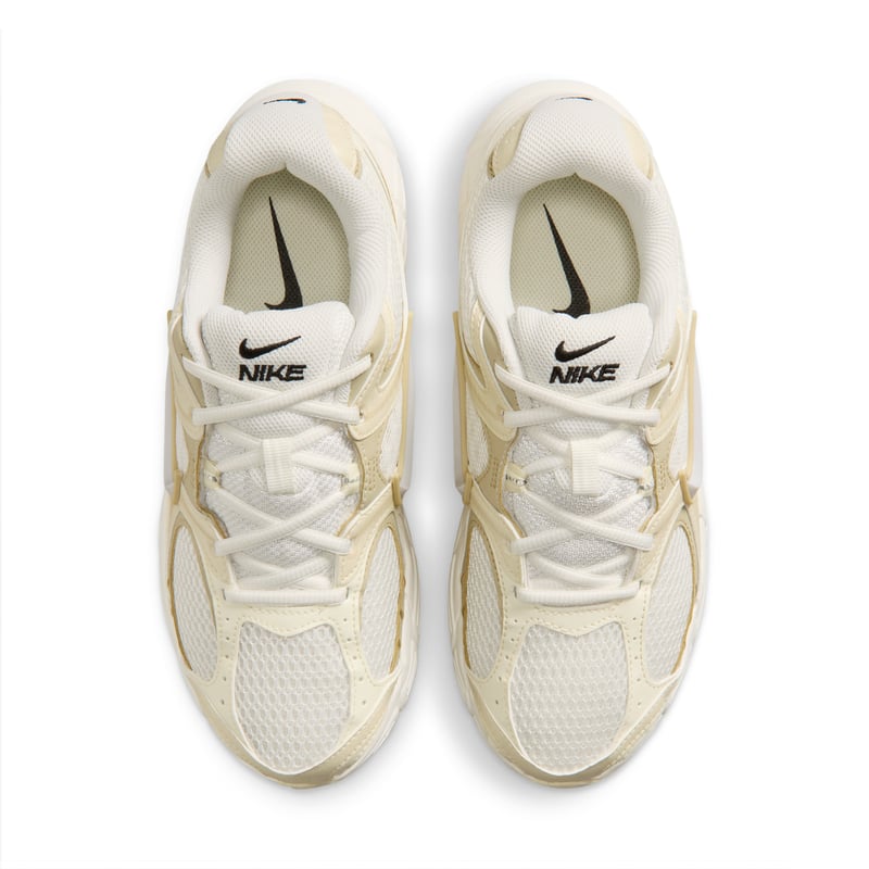 Nike V5 RNR SE trainers "Coconut Milk & Sail" | Women | SportStyle | 04 | SPORTSHOWROOM