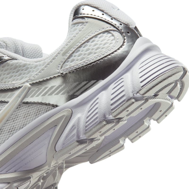 Sneakersy Nike V5 RNR "White & Metallic Platinum" | Kobiety | Sportstyle | 08 | SPORTSHOWROOM