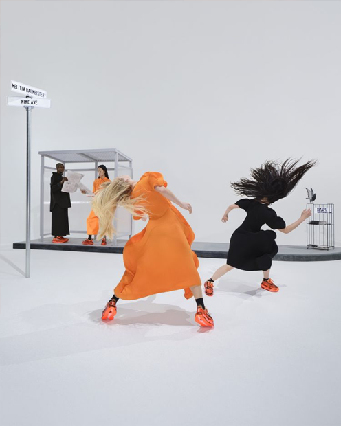Buty do biegania Nike Vomero Premium x Melitta Baumeister "Total Orange & Orange Chalk" | Kobiety | Bieganie | 09 | SPORTSHOWROOM