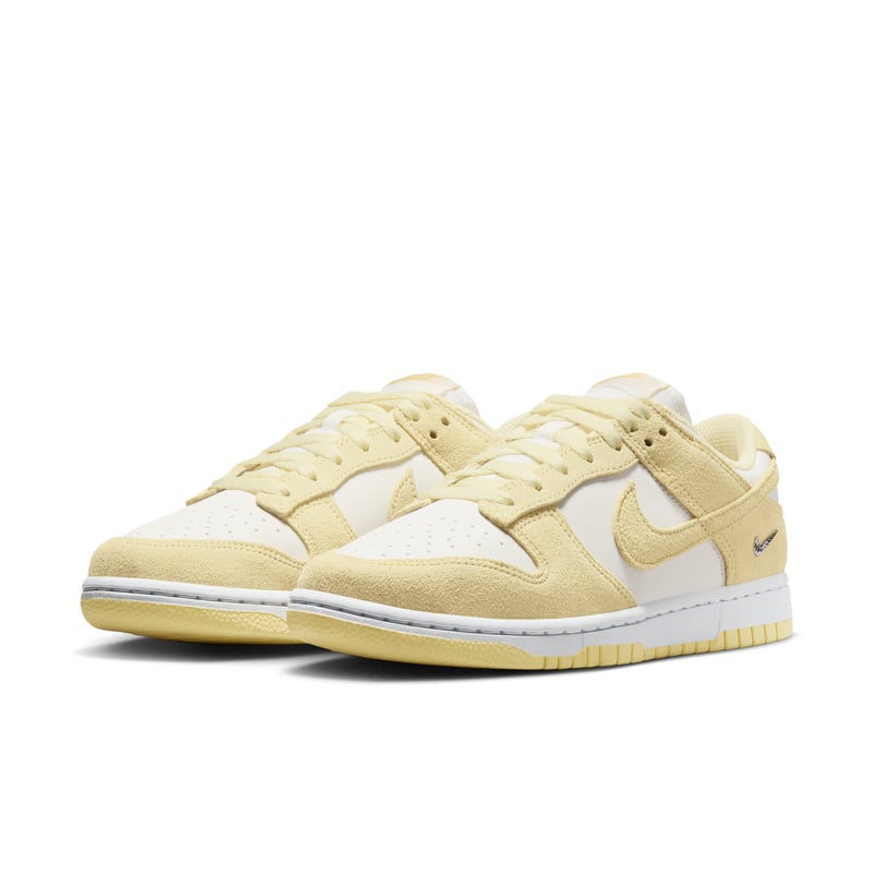 Nike Dunk Low Suede sneakers "Sail & Soft Yellow" | Dame | Sportstyle | 05 | SPORTSHOWROOM