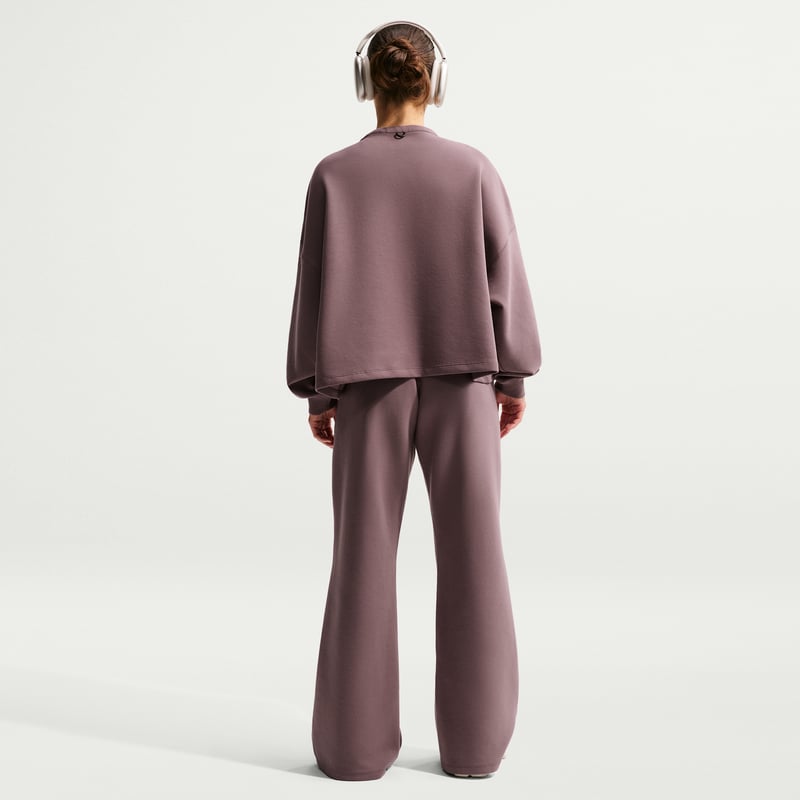 Nike 24.7 ImpossiblySoft Dri-FIT Oversized Crew HQ8193-502 05