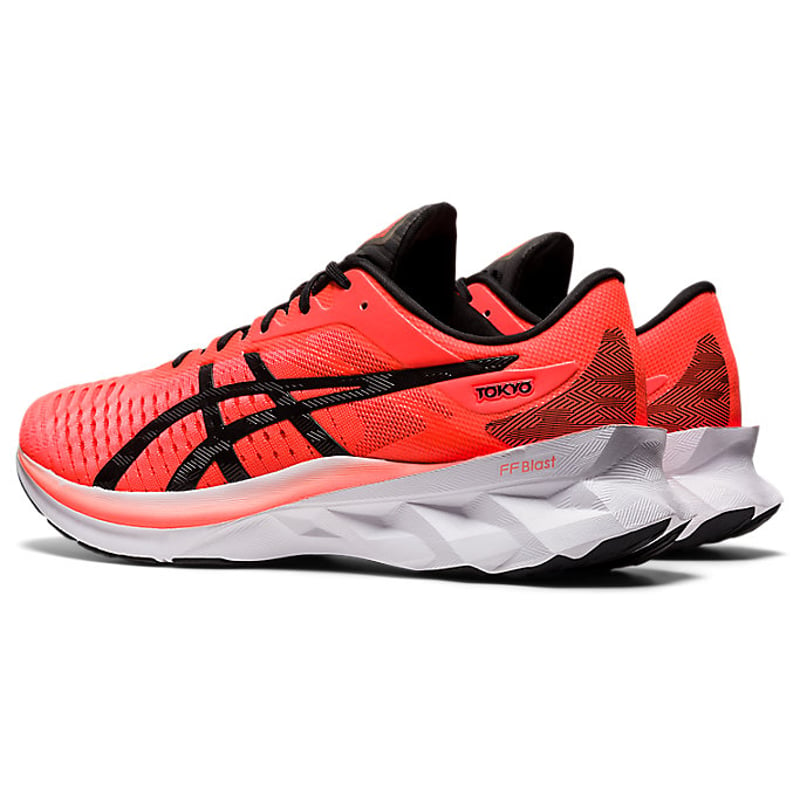 ASICS Novablast 1011B072-600 03