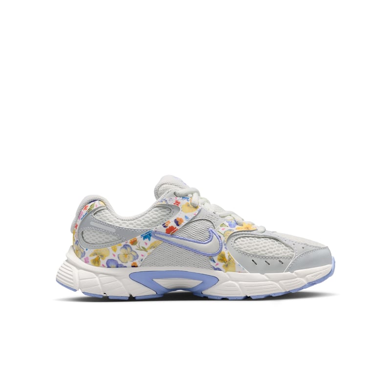 Nike V5 RNR SE trainers "Summit White & Light Thistle" | Kids | SportStyle | 03 | SPORTSHOWROOM